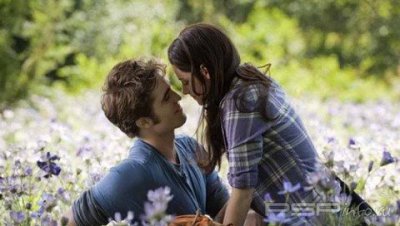 . .  / The Twilight Saga: Eclipse (2010) (CAMRip)(MP4/PSP)
