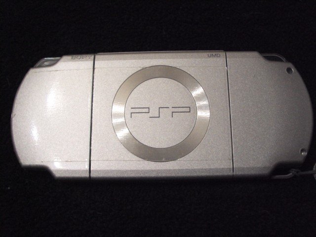  PSP 2000  