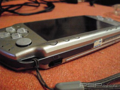  PSP 2000  