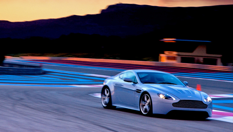 Aston Martin V12 Vantage RS